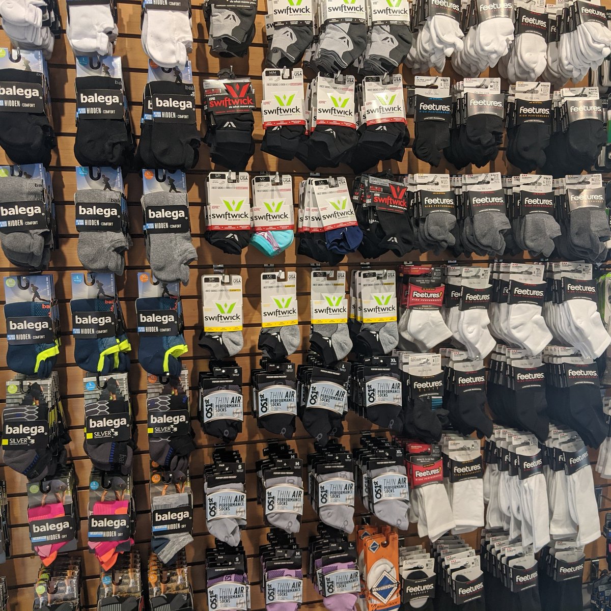 Performancefoo2's tweet image. Get a FREE pair of Balega or Feetures socks ($13.99 value) from now through the end of May when you schedule an appointment for our quality customer service and purchase a pair of shoes. Call 520-790-0017 to schedule. #balega #feetures #shoplocal #shopsmall