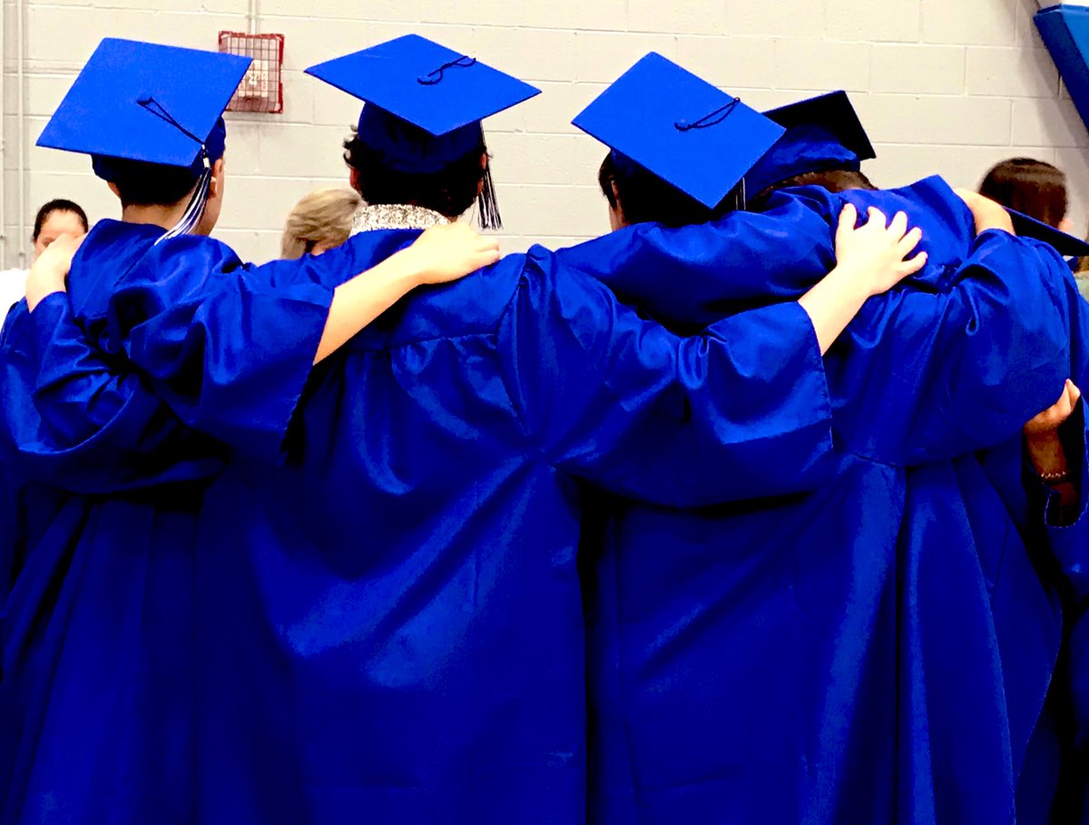 CSDMsConnie's tweet image. It’s all about the relationships... #CapsOff2020 #CSDClassof2020 #InThisTogether