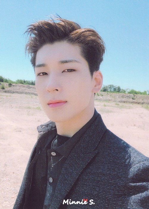 W0NUWU's tweet photo. 𝚆𝚒𝚝𝚑 𝚋𝚘𝚝𝚑 𝚑𝚊𝚗𝚍𝚜 𝚑𝚎𝚕𝚍 𝚝𝚒𝚐𝚑𝚝, 𝚝𝚑𝚎 𝚜𝚞𝚗𝚜𝚎𝚝 𝚐𝚕𝚘𝚠𝚜. 
                   σηℓу тнє ѕтαяѕ ιη тнιѕ ∂αяк ѕку ωιℓℓ ѕнιηє ∂σωη ση υѕ.

#CSD 
#CaratSelcaDay 
#SEVENTEEN 
#SEVENTEEN_5TH_ANNIVERSARY 

@pledis_17 Thanks Won for always being there for me. https://t.co/UOMlEMFxtm