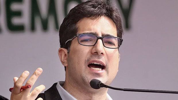AskTawseef's tweet photo. Happy Birthday To The Most intellectual personality of Kashmir Valley.Who Had Paid For Refusing not to Be part of That System which Could Have Harm The Sentiments of People of his own Valley.#Release_Dr_Shah_Faesal.#An_IAS_Topper.#Medical_Doctor.
#Harvard_Scholar @KangriCarrier https://t.co/4fmeFsTCoW