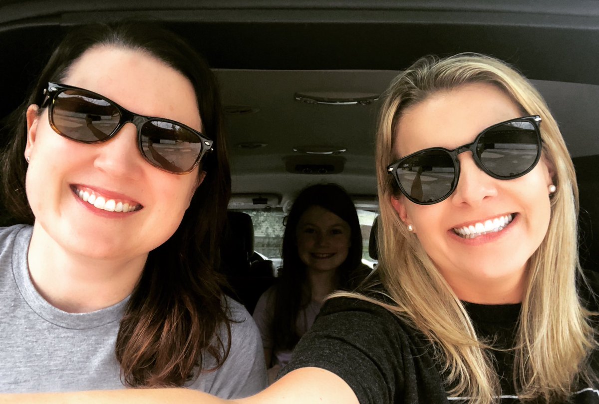 MelanyCAylor's tweet photo. Girlsโ day out! #backroading #picnic #countryliving https://t.co/oQTX31A93F