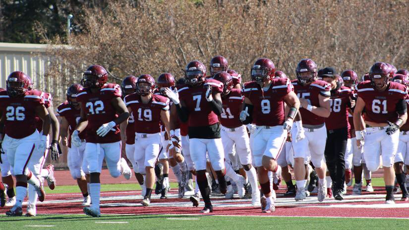 DavontaePickard's tweet photo. Blessed to say after a great visit today I have earned my first scholarship from Bethel College!🙏 #GodsPlan  
#FatherAbraham @Threshers_FB @CoachHarrisonBC @Piedmont_FB https://t.co/k1lyGPu3g1