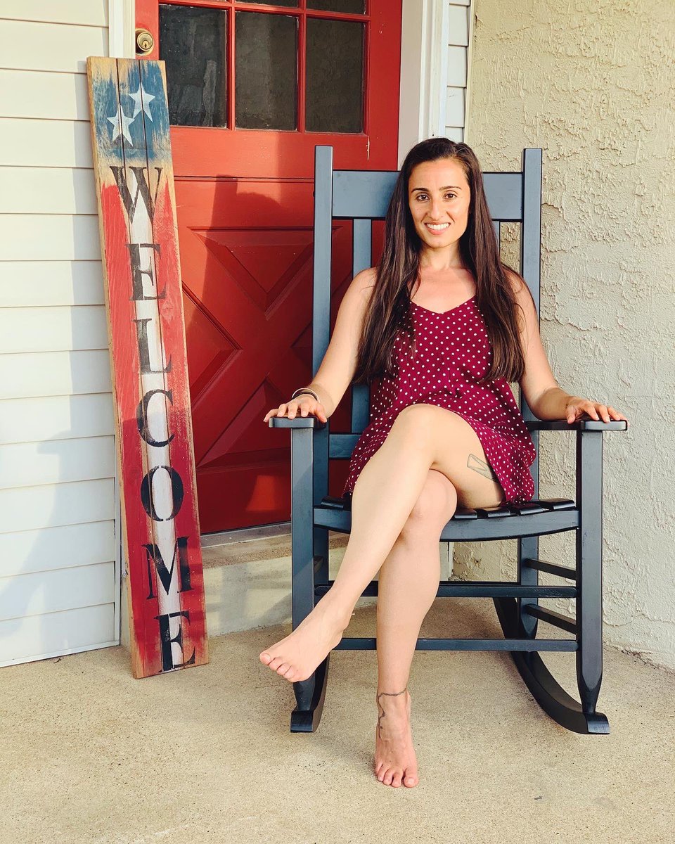 MissMopar7172's tweet image. WELCOME! 🇺🇸🇺🇸 Threw my first BBQ at the new house today. Not quite the party I imagined, but certainly a reason to smile! I hope everyone had an enjoyable Saturday! ☀️🍔🍦