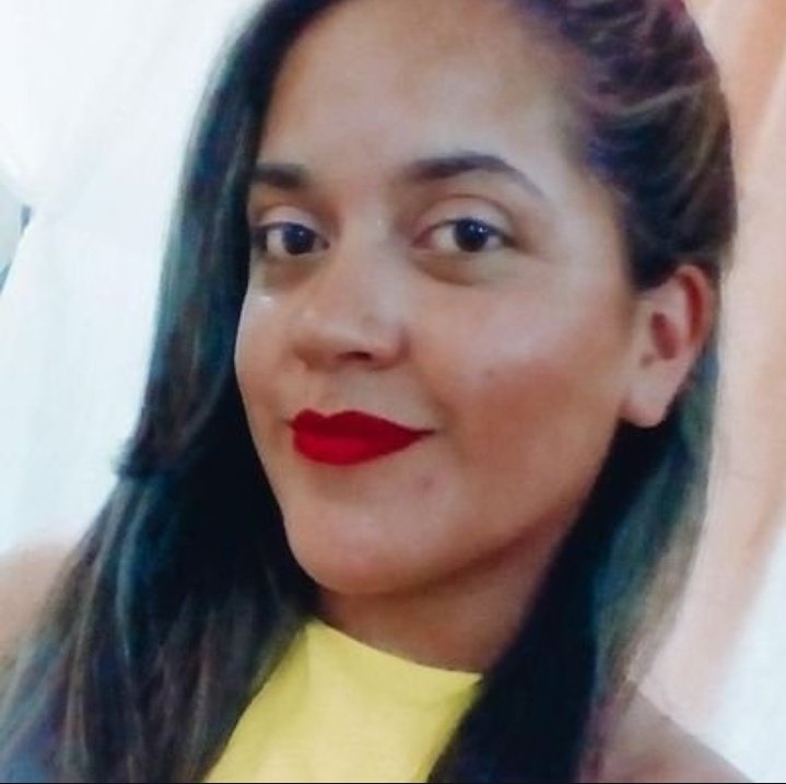 tuiejalanw's tweet photo. FOTOS EXCLUSIVAS DE @SandraLuna09 APRENDIENDOSE A PINTAR. No sean tan malos https://t.co/oHVuVhLRbN