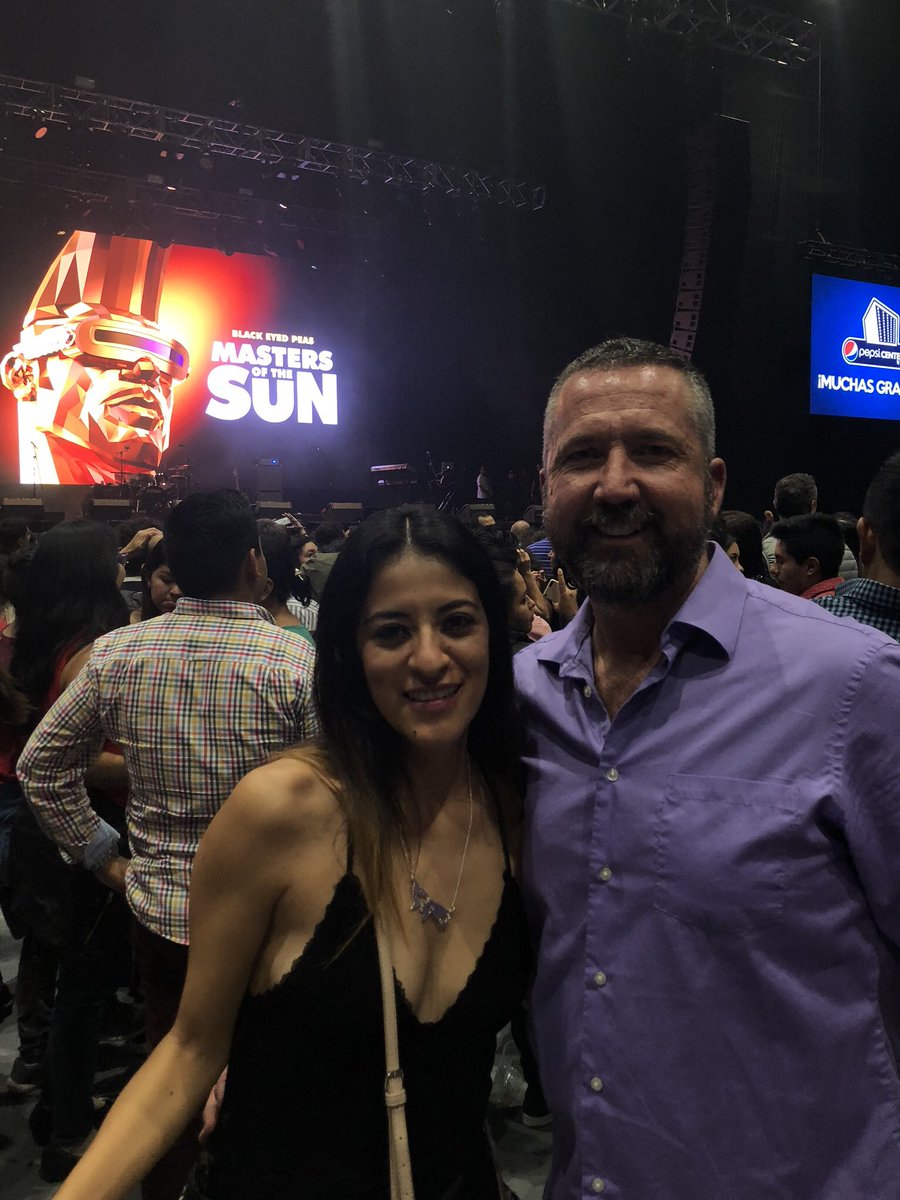 drosenthalaz's tweet photo. #BEPBudRewind Black Eyed Peas Concert! Mexico City August 17th, 2018 https://t.co/mXINr1YAu7