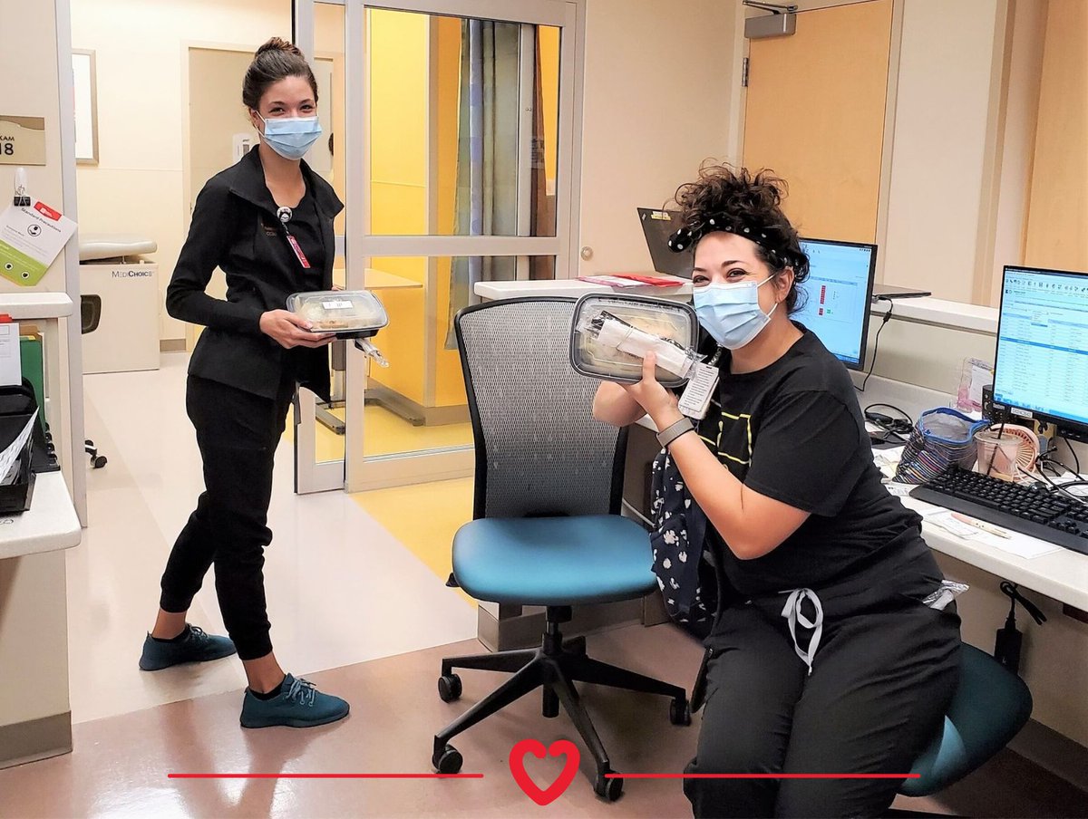 FriendsofPCH's tweet photo. #DailyDoseOfHeart: Thank you to Alex Van Camp, Danielle Earnhardt, and @mrfabioborges for donating over 400 meals to our amazing healthcare heroes @PhxChildrens! #PCHDailyDose https://t.co/RHHKOR0Mw4