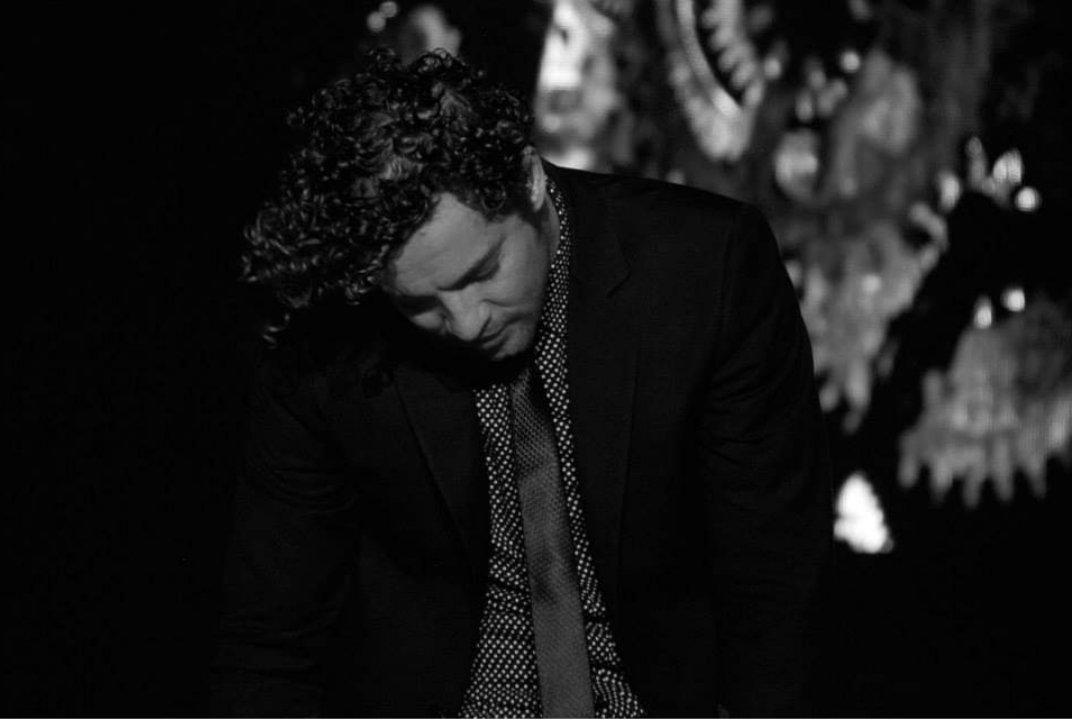 FerMercadoM's tweet photo. 2014 cuando @davidbisbal estuvo en el Teatro del Pueblo #ExpoFiesta #Michoacán. 👍🎵 https://t.co/cZTZ55yCst