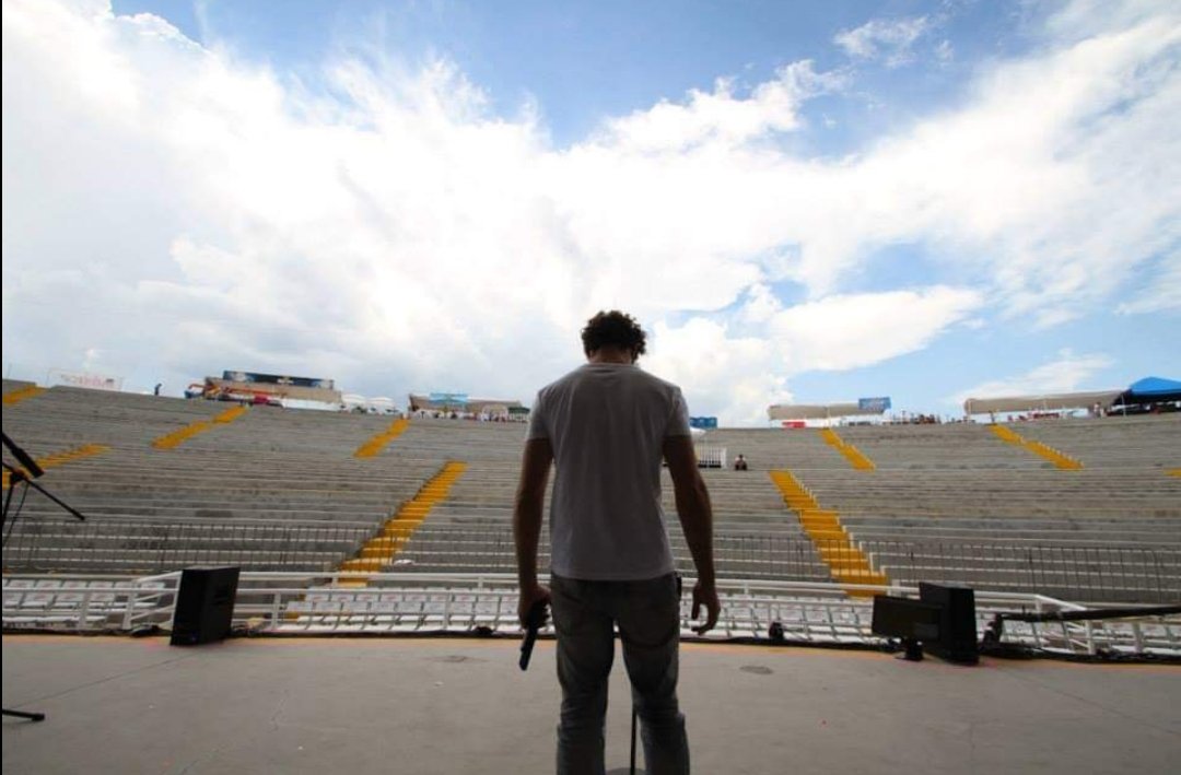 FerMercadoM's tweet photo. 2014 cuando @davidbisbal estuvo en el Teatro del Pueblo #ExpoFiesta #Michoacán. 👍🎵 https://t.co/cZTZ55yCst