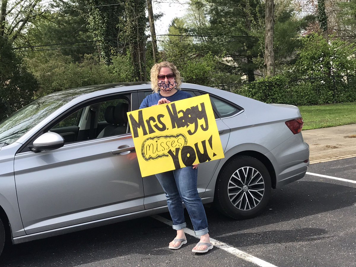 GrindstoneBCSD's tweet photo. #TitanStrong! Grindstone family parade! Lots of fun and lots of love 💙🧡 https://t.co/XcEVnUgV51