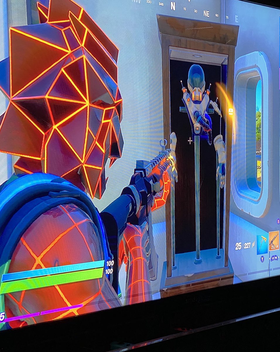 cheeksyoung's tweet photo. @Top5Gamingx My nine-year-old noticed the Tempest’s outfit at The Rig, and he wants to tell you it might have to do with the current storyline. Thoughts? https://t.co/r7FBUwsxBJ