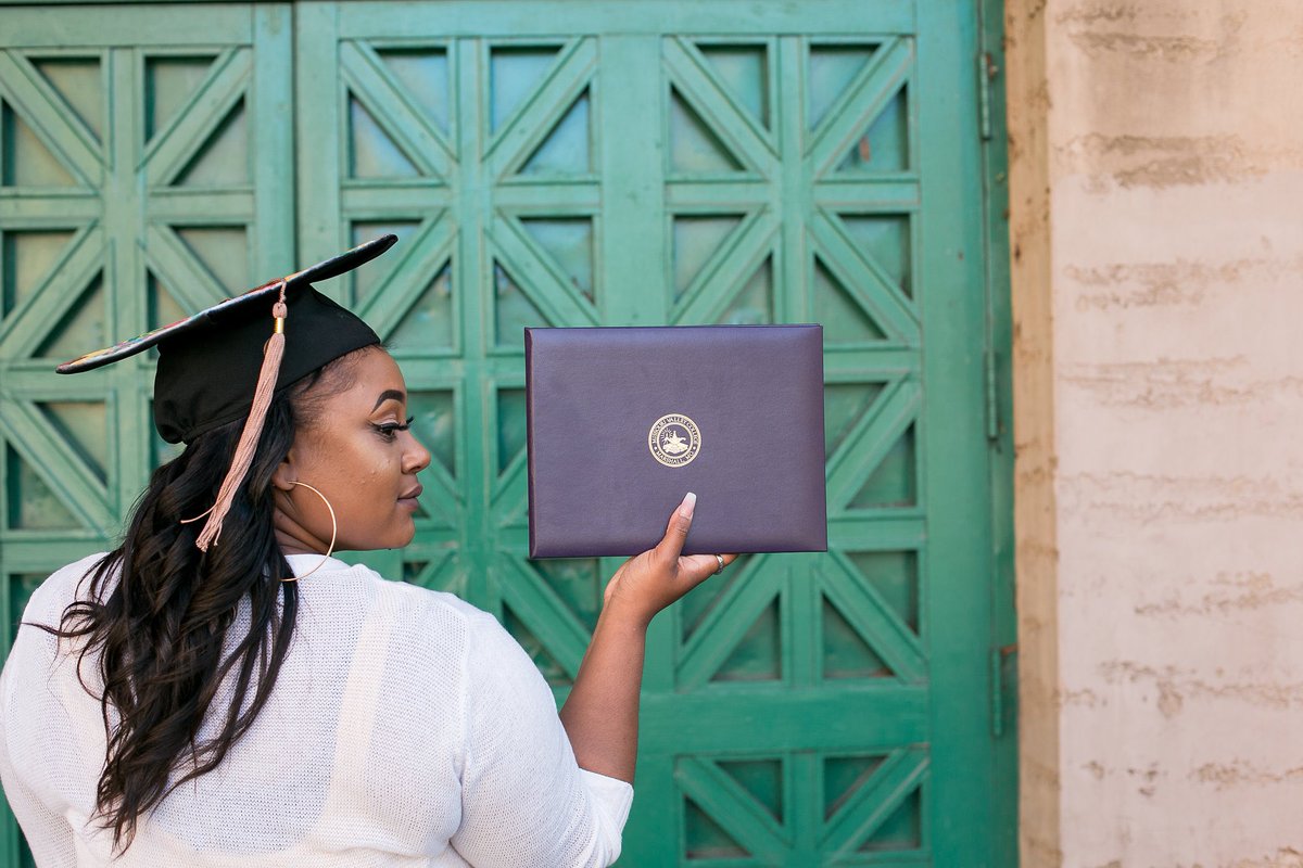 JustELLLLLL's tweet photo. Zoom in on my cap 😎 https://t.co/UBjv4DMtQK