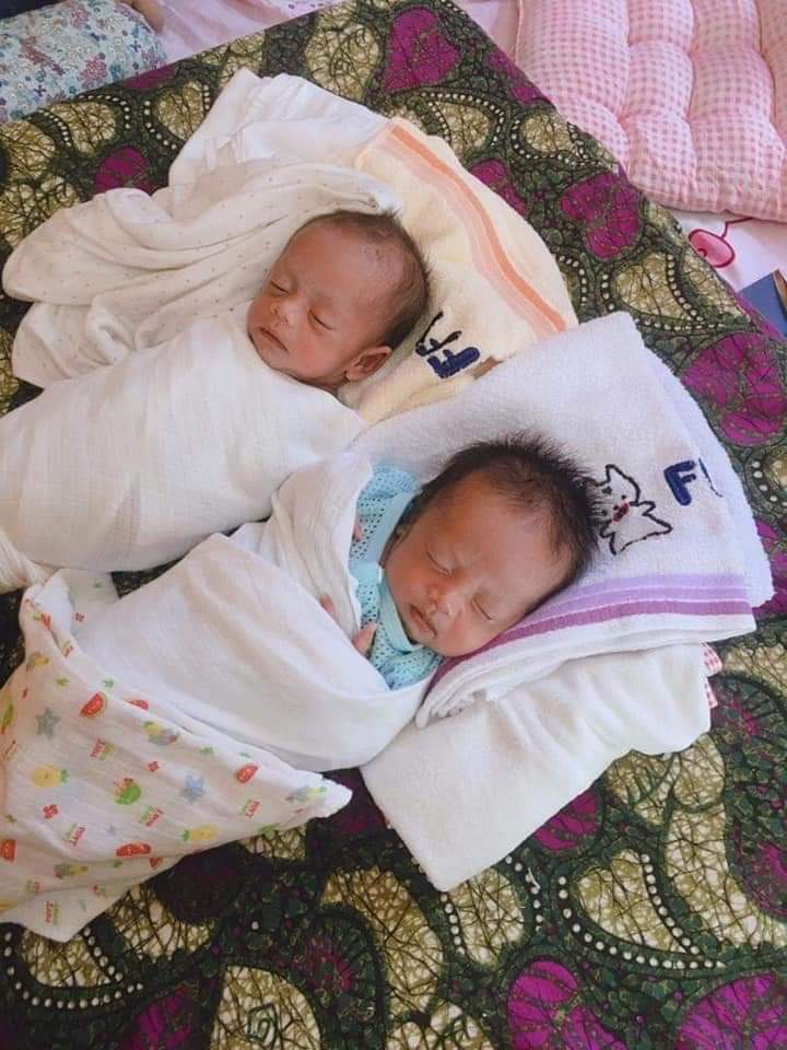 zharifrb's tweet photo. Bagi sesiapa yg nak bantu. Keluarga tinggal di penerok pontian. Kembar tiga. Ayahnye kena berhenti kerja sbb pkp. Salah seorg kembar si icu HSA. https://t.co/OTAG6uvxAZ