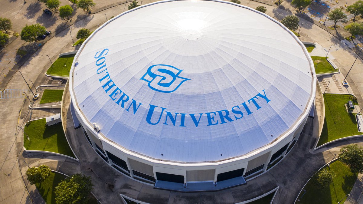 DominiqueKDoug1's tweet image. #Graduation2020 #ShowMeYourWalk @Chase @SouthernU_BR #Spring95 💙💛