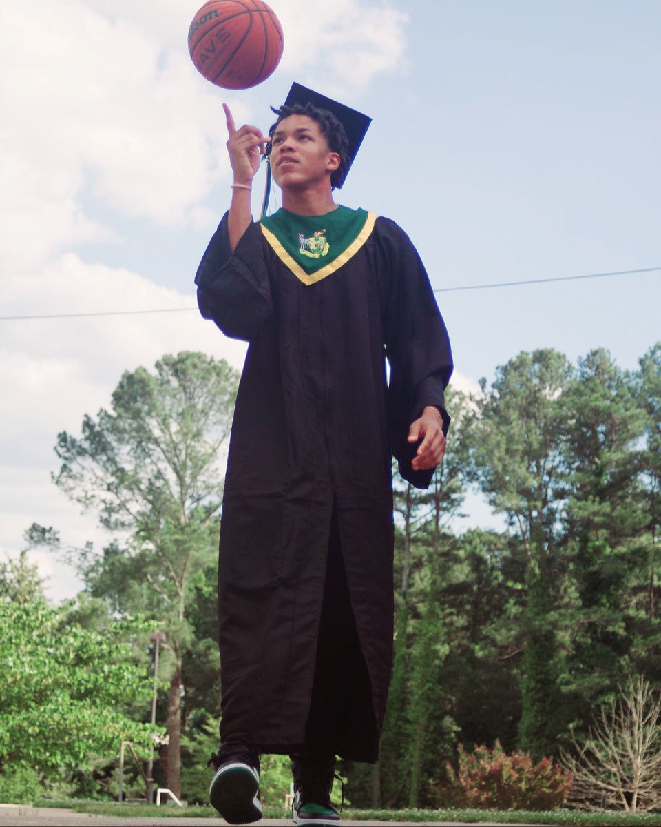 Dalight35's tweet photo. Graduation didn't turn out the way we envisioned but the Class of 2020 will go down as one of the most unique classes in history. Embrace the moment, maximize your opportunities and let's go change the world‼👨🏾‍🎓🌎  

 #GraduateTogether  #Graduation2020 #GraduateTogetherYearbook https://t.co/MvTGqG1yAg