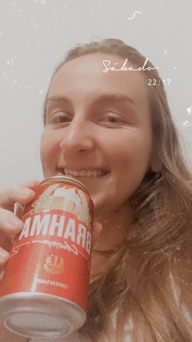 BoniniAna's tweet photo. Tomando uma Brahma Gelada pelo @brunoemarrone! Churrasco com chá num combina não moço...
#BeMBrahmaLive #cerveja #tamojunto #semcha #somodao https://t.co/p7ge1Ok0RT