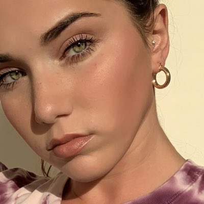 _alexarenae's tweet photo. #NewProfilePic https://t.co/tpbgjgPeMT