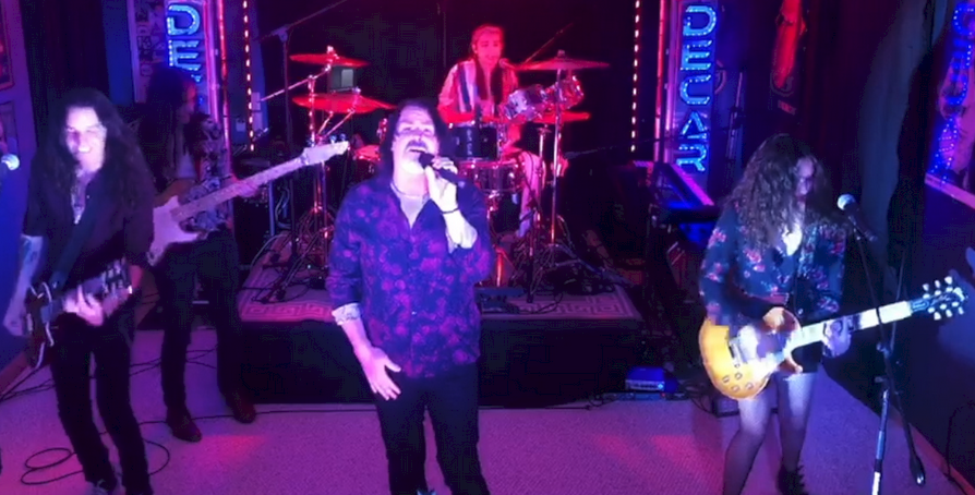 WCCBCharlotte's tweet image. .@decarlorocks performs a cover of #Boston's "Peace Of Mind" during #MusicForMeals on #WCCB. WATCH NOW and DONATE to help @shmetrolina purchase food boxes for those impacted by #COVID19: ow.ly/3OqY30qGnN6 DECARLO Second Harvest Food Bank of Metrolina #cltmusic #music #news