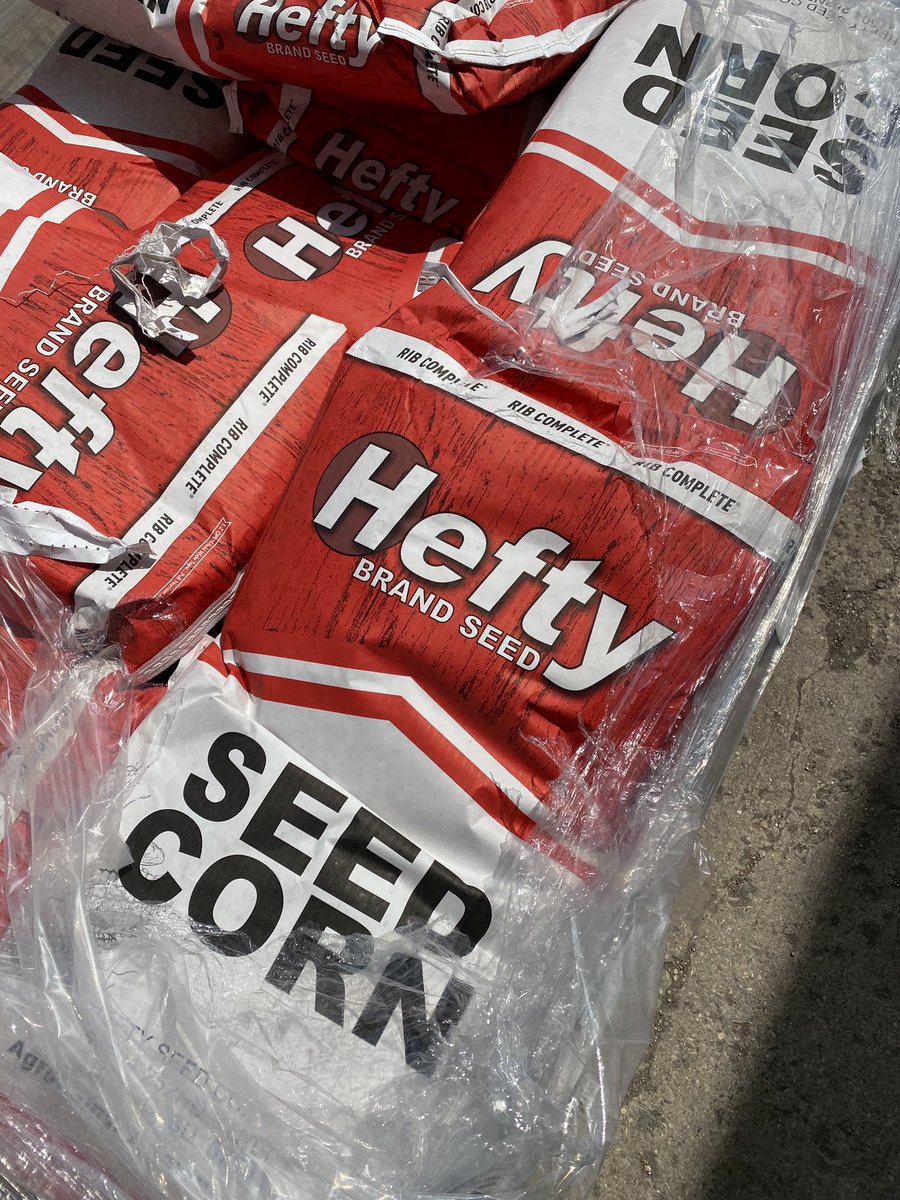 lk_goodwin's tweet photo. First corn seed of 2020, going in the ground the same week as the combine took the last of 2019’s off. Farming is fun! #plant20 @HeftySeedTRF https://t.co/RwtDiTbhGo