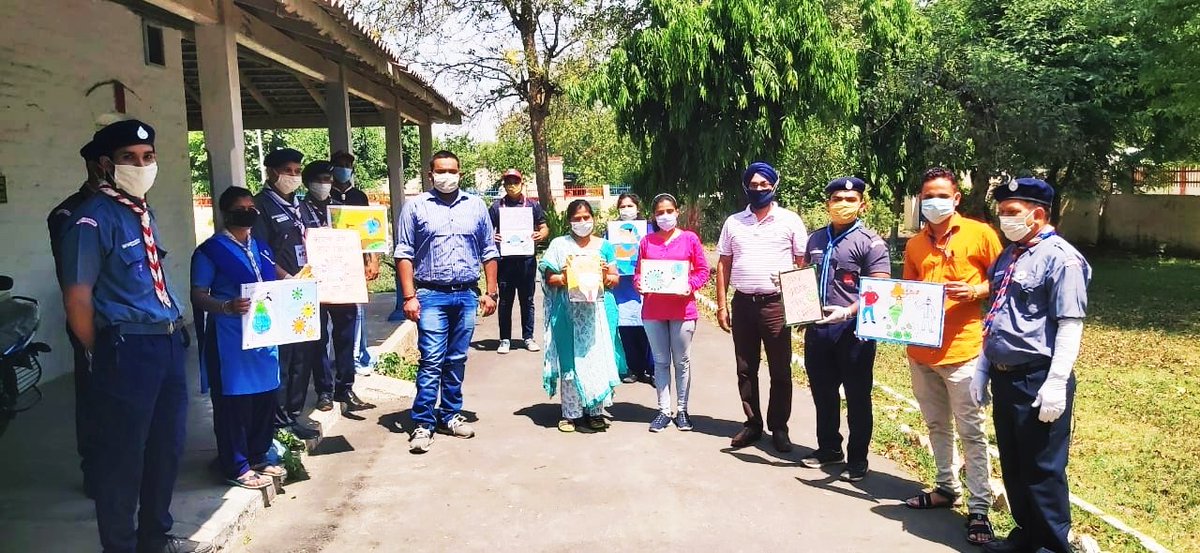 scoutingbytes's tweet photo. N.Rly Bharat Scouts & Guides Delhi Distt.@ Nrbsg Delhi Distt #ScoutWarriors ~ #MaskIndia ~ Home Made Mask distribution appreciated by Dr Anurag Yadav DMO/JHI , Sh Parteek Yadav ADEN JHI
#SankalpByScoutGuide
#CoronaHaregaIndiaJeetega 🇮🇳
#mop #Lockdown #StayHome https://t.co/FmuTFQOFzT