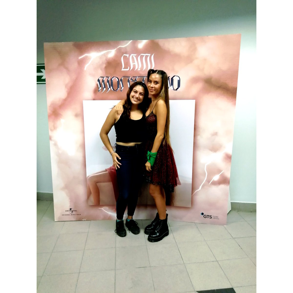 javii_nav's tweet photo. Queriamos movistar 😥🧟‍♀️❤️ @soycamioficial https://t.co/7OtdcAmyh0