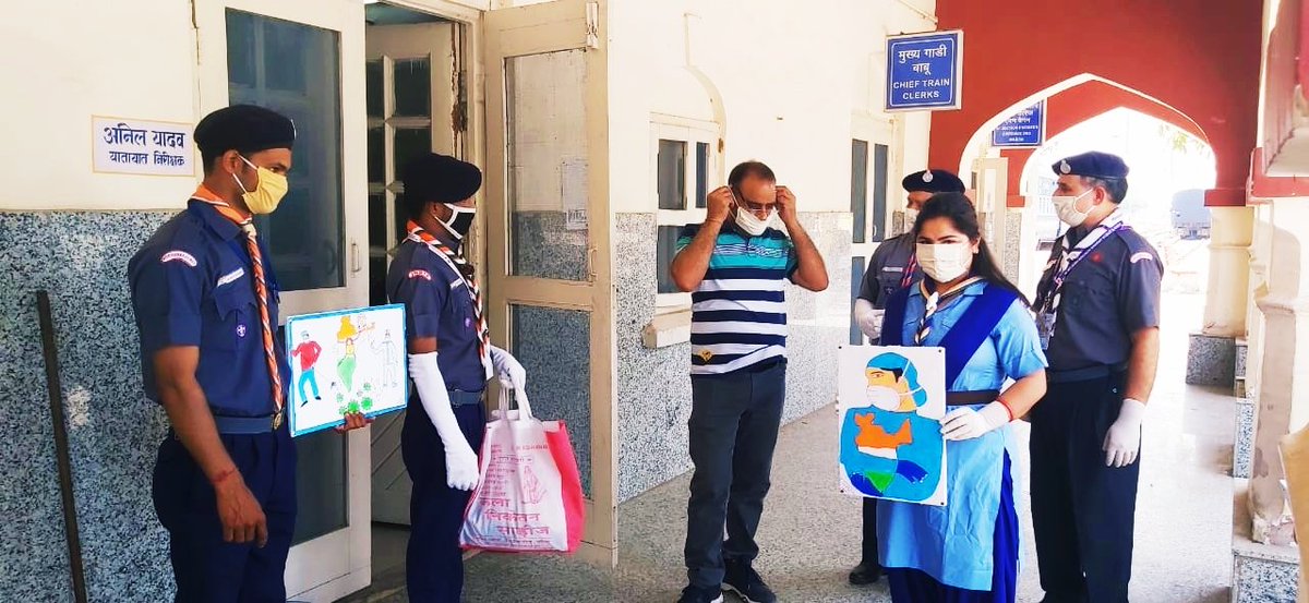 scoutingbytes's tweet photo. N.Rly Bharat Scouts & Guides Delhi Distt.@ Nrbsg Delhi Distt #ScoutWarriors ~ #MaskIndia ~ Home Made Mask distribution appreciated by Dr Anurag Yadav DMO/JHI , Sh Parteek Yadav ADEN JHI
#SankalpByScoutGuide
#CoronaHaregaIndiaJeetega 🇮🇳
#mop #Lockdown #StayHome https://t.co/m5JGYXiUgo