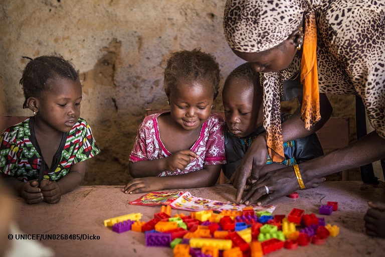 UNICEFEducation's tweet photo. Thumbs up if you agree that every child deserves quality pre-K to build strong learning foundations! 👍

Start early, and stay the course. #EarlyMomentsMatter https://t.co/eyIRnC5s7o