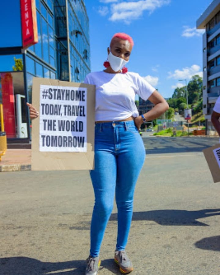 missfloewe tweet media