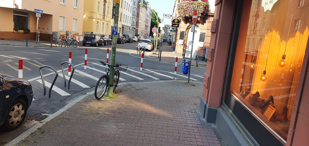 Bernhard auf dem Klapperrad tweet media