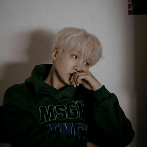 Zrjungkook's tweet photo. Mutualn? Gua ank baru Rp twit ,msh newbie 

#rpindonesia #roleplayerkpop #rpt 
#Suga #MYG https://t.co/K5RzYT2EF1