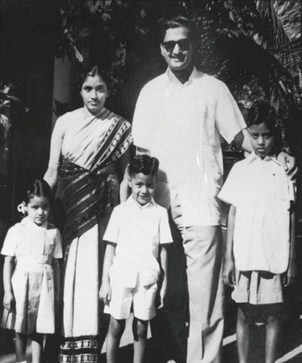 worldNTRfans's tweet photo. RARE PIC 👌🏼👌🏼👌🏼 https://t.co/p8wgjt6HMl