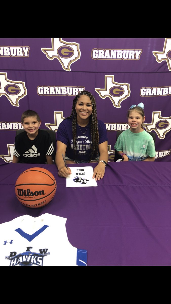 Jayla Hall tweet media
