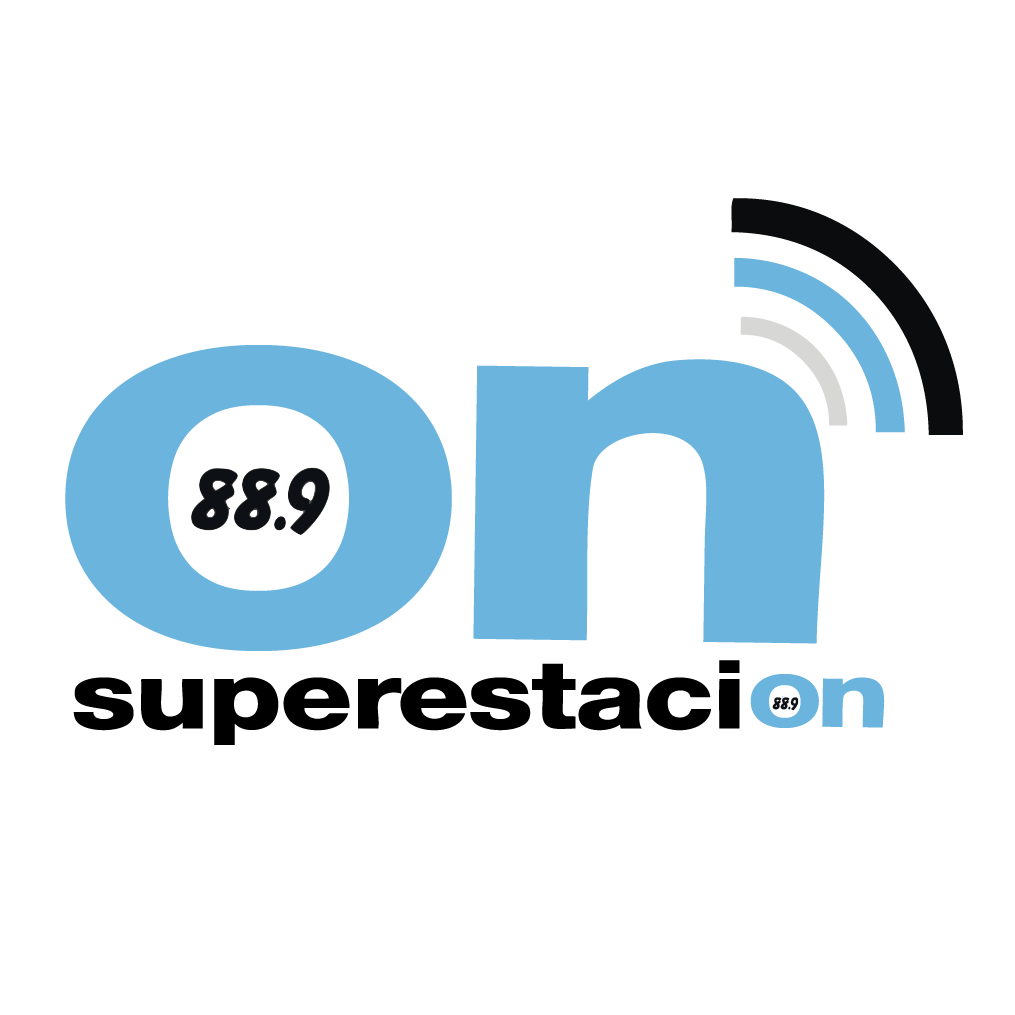 Pikerias's tweet photo. Recuerdan #AQueNoMeDuermo, la primera Host de ese espacio y fundadora @rayoenorbita #DeysaRayo, me invita a celebrar sus 31 años de vida radial cuando inicio en una noche como esta. Recordaremos algunas anécdotas en #Radioactiva y su partida a #889FM:
https://t.co/W0Tda2THAz. https://t.co/IrcjQIF7fl