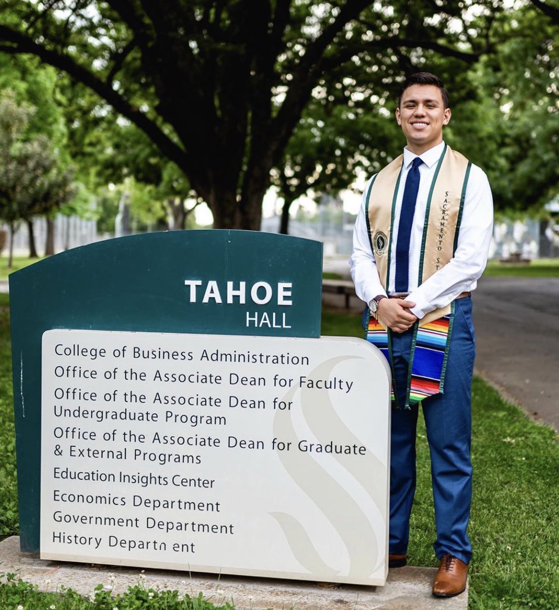 paulieewally's tweet photo. @samueIhernandez welcome to the club little brother, you’ve completed the trio. Now our parents can say all their children are college graduates. I’m so proud of you. Congrats all your hard work has paid off. We will celebrate in style soon ❤️ #CLASSOF20
#CLASSOF17
#CLASSOF16 https://t.co/Cpeg6TpQTa