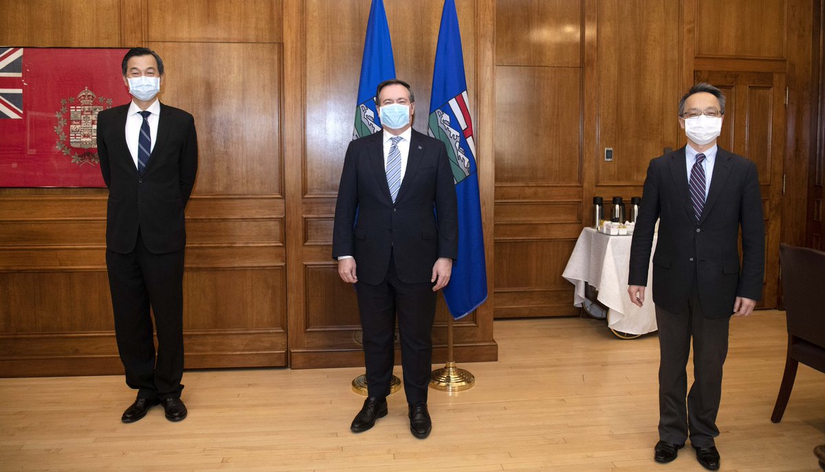 jkenney's tweet photo. Was very pleased to welcome Director General Andy Chen and Director Charles Teng from the Taipei Cultural Office this week.

Taiwan’s response to #COVID19 has been a useful model for many countries.

Also expressed our thanks for Taiwan’s donation of 500,000 masks to Canada!🇨🇦🇹🇼 https://t.co/UxmwPdvXbS