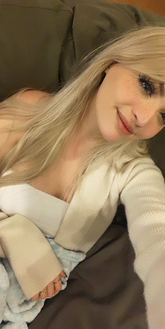 Watch Danielle DeNicola's leaked NSFW photo on TwXstars