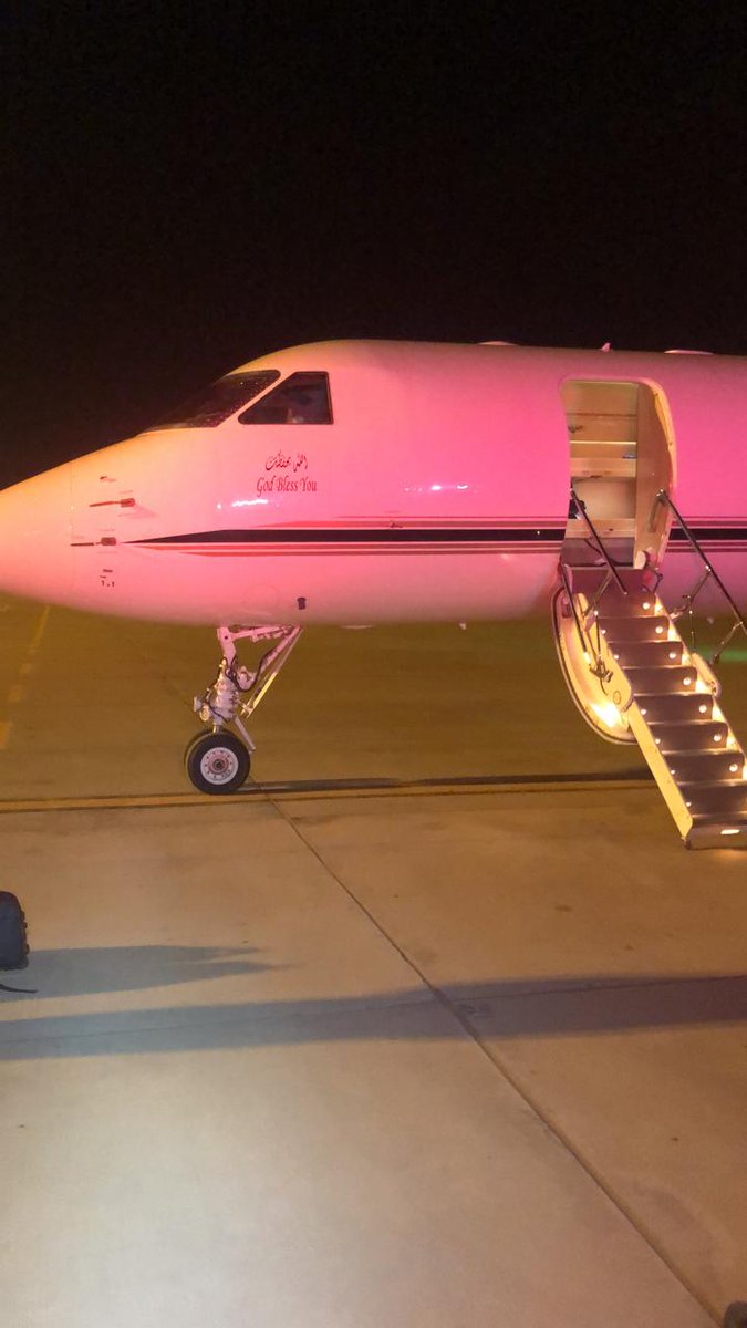 مواطن بــ #عسير يطلب نقل ابنته إلى مستشفى بــ #الرياض.. فيفاجأ بإرسال طائرة خاصة له
akh24.me/ov3w50zIjrs