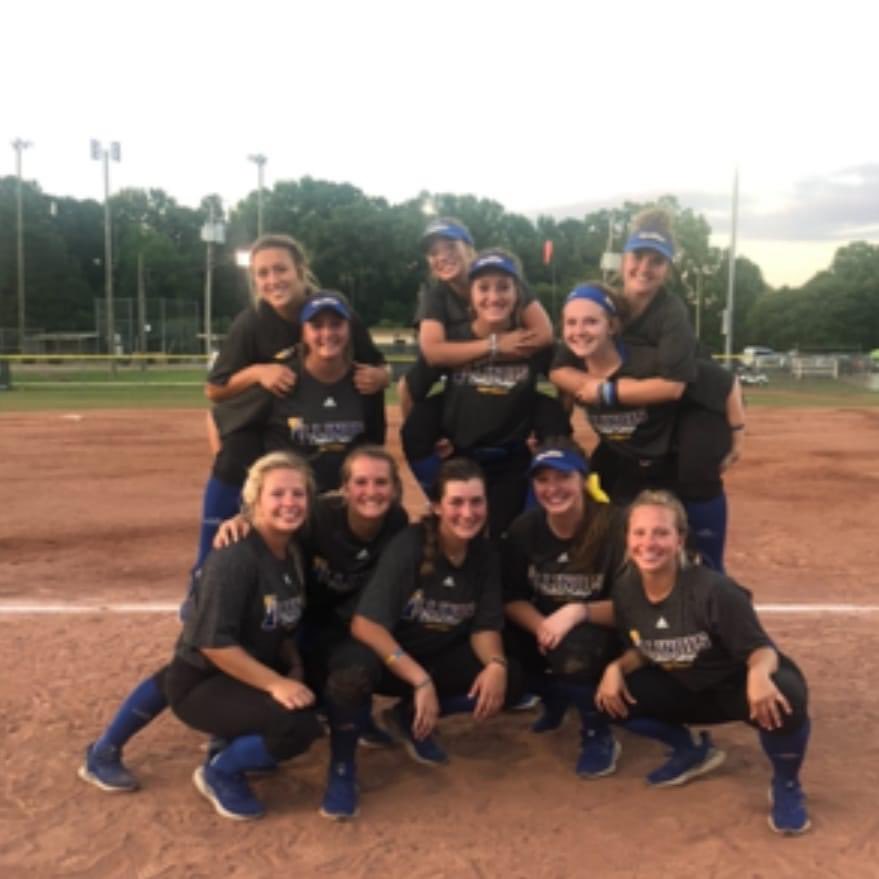 Cougs_4_life's tweet photo. Congratulations to our softball grads @AubreyHunt6 @kmoser32 @katturz3 @kylee_Turz @johnson_rileigh @VancilMadison @maddie_mccunn @abbitayylor @cecip_24 @pullen_caitlin #iccgrads2020 #cougs4life https://t.co/GRxy4lMhiQ