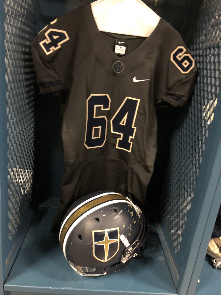 CoachBHickman's tweet photo. Tonight’s @jesuitdallas #ShineOn2020
Jesuit is a special place with special people. Great to celebrate our seniors and brothers we lost Guy and Jimmie. #4Chef #LegacyLeft https://t.co/TL9PEXBAeH