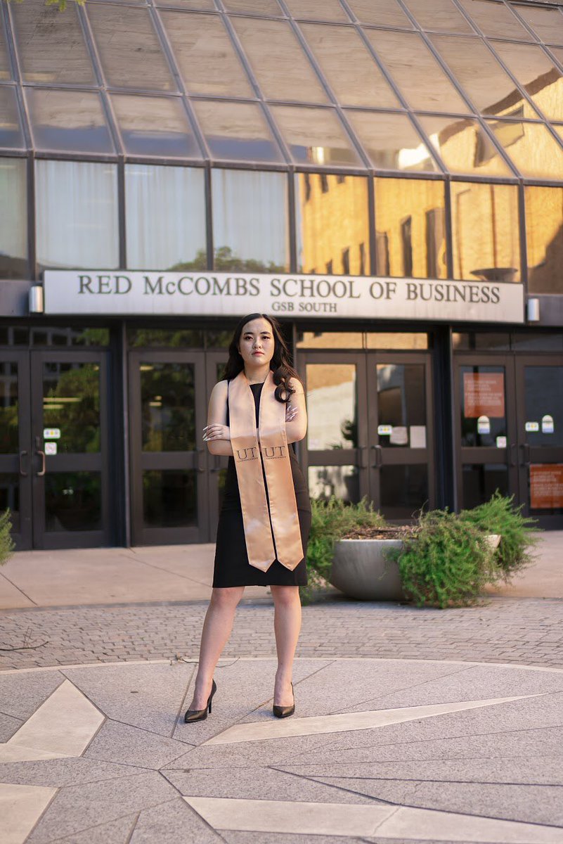 vujennifer_'s tweet photo. “I feel like I’m finally headed home.” - Gryffin

The University of Texas 🤘🏻🧡
BBA in Management Information Systems 🎓
Certificate in Real Estate 🏡
Minor in Finance 💰
First Gen ✨
Studied abroad in South Korea 🇰🇷 

#UT20 #GradSZN https://t.co/lWve0K5KSA