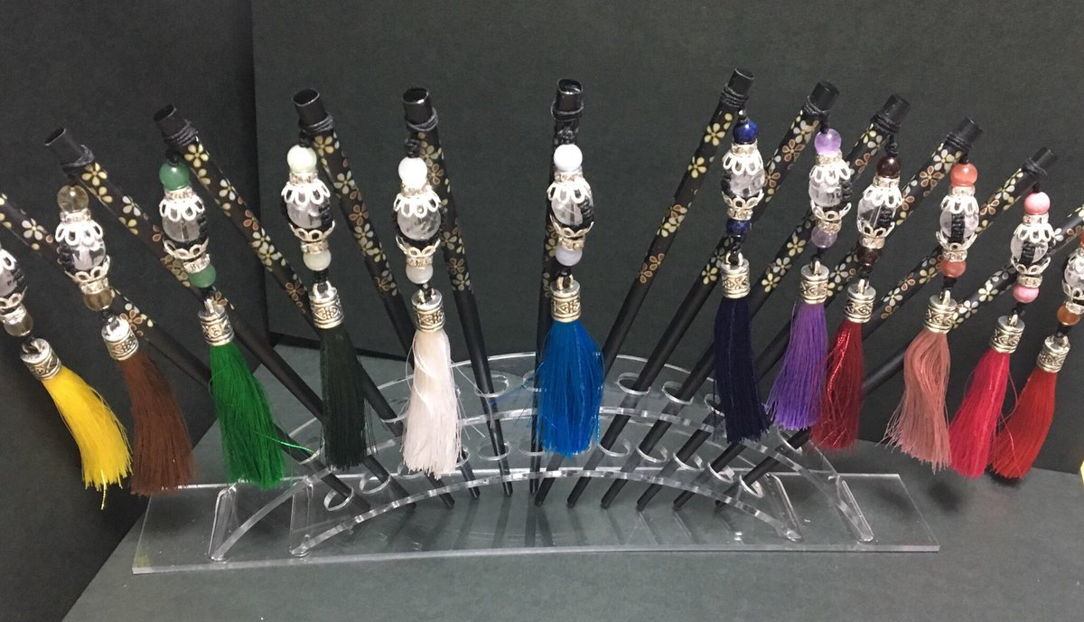 kanoto_stone's tweet photo. 最近自分でも天然石紐簪のオレンジガーネットを使ってるのですが、簪使うの下手な架杜でも使いやすいのでオススメです(*´◒`*)
今はキャラメルキューブショコラさんのweb shopで扱って頂いてます！
https://t.co/yj60ya85X4 https://t.co/Wdul9pPtSu