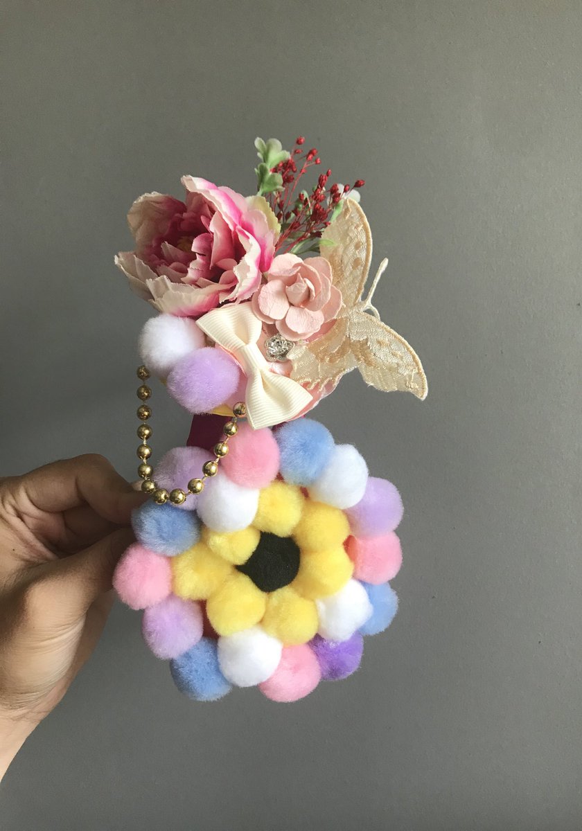 diyyusoff's tweet photo. Would getting residents to create their own hair bands or hats promotes identity and self confidence? It sure will allow them to be unique and explore creativity. Move away from institutionalisation.  @ArtsAgeingNTU #AG6309WK10AY19T3 https://t.co/ijVwYg4S08