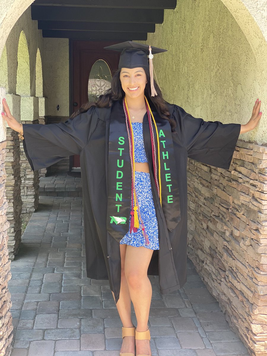 minurrr's tweet photo. In case you haven’t heard 🎓🥳🍾#UNDproud #ClassOf2020 https://t.co/jwjC3o6utL
