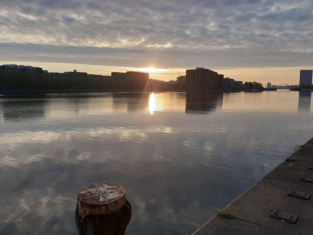 ARTSPECIALSHOP1's tweet photo. Good morning Amsterdam. https://t.co/rHFQULAdrB