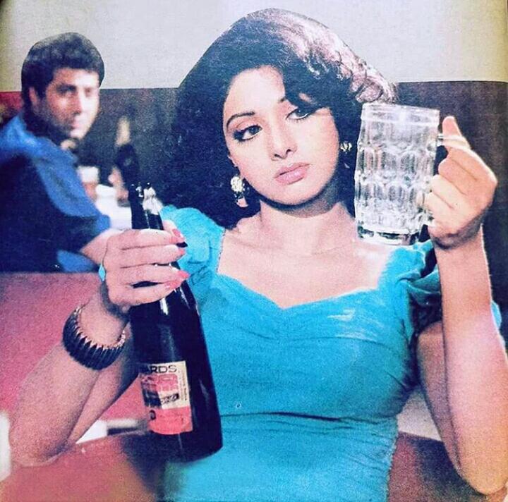 Sridevi no Twitter: "Poor #SunnyDeol Left in the shadows as #Sridevi stole  every scene she was in. #Chaalbaaz @SrideviBKapoor https://t.co/xAEt3ArNrS"  / Twitter