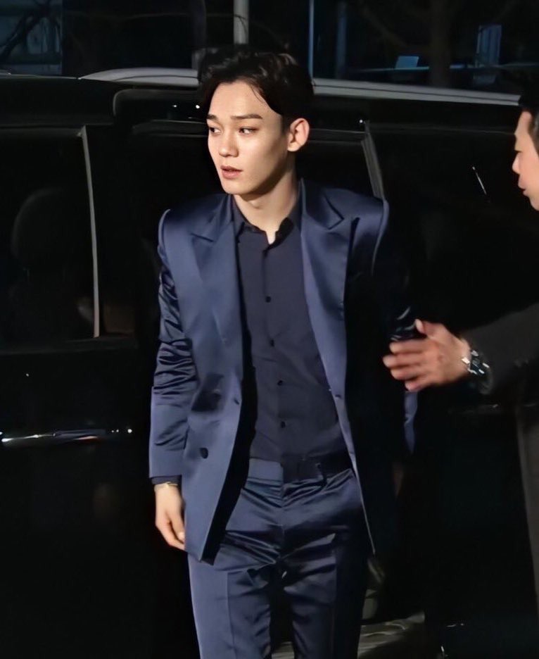 imexotrashtbh's tweet photo. prince jongdae

day ver.                        night ver. https://t.co/5TyaEMZmLs