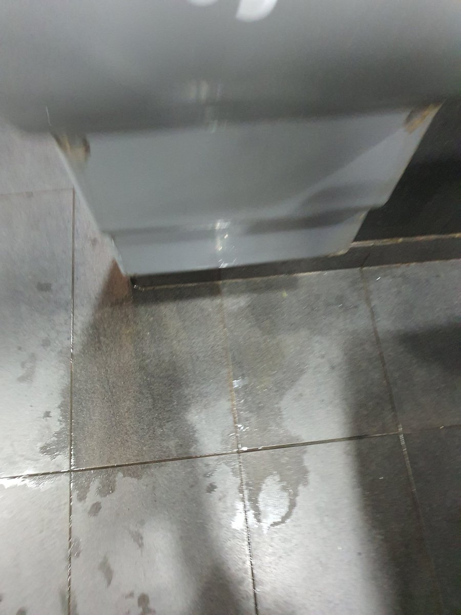 evcricket's tweet photo. I've heard from a few places that Dyson, the vacuum company have genius designers. I've had criticism of their favourite hand dryer on my mind since I saw the first one and this example has pushed me over the edge. Wyong Maccas https://t.co/WiYAj8kz8i