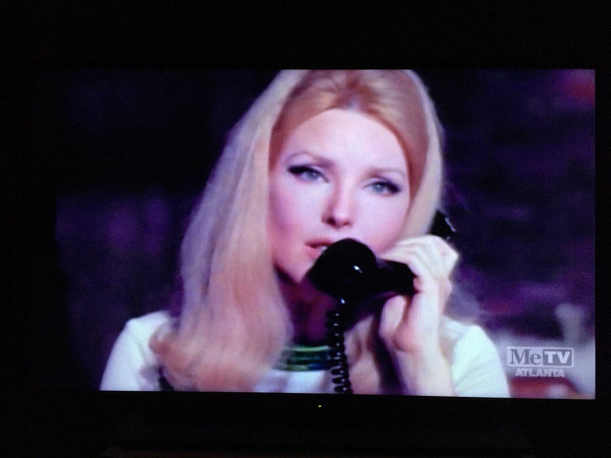 PodblastPodcast's tweet image. Hello, police?  This guy’s not wearing a mask 😷 

#Karen #maskHead 

 #MeTVInvaders