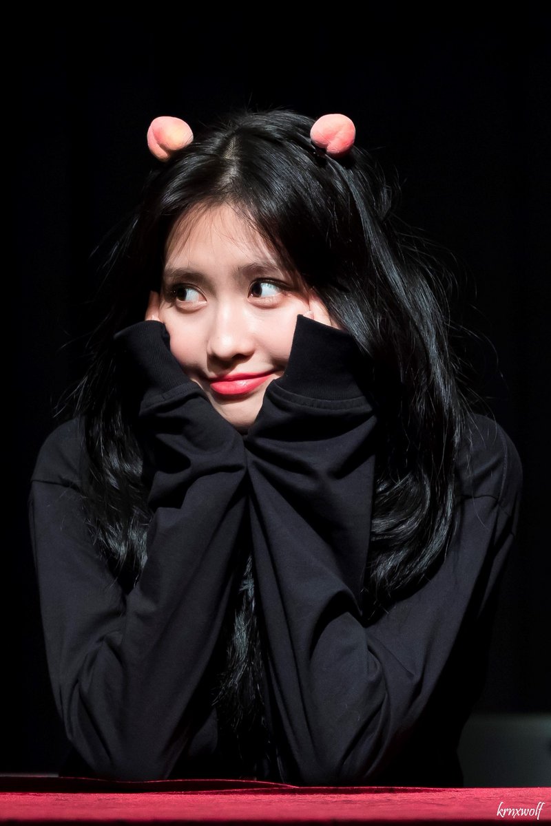 krnxwolf's tweet photo. Momo 🥺

191001

#MOMO #모모 #モモ 
#트와이스 #TWICE #トゥワイス https://t.co/wfJDBQZ5nw