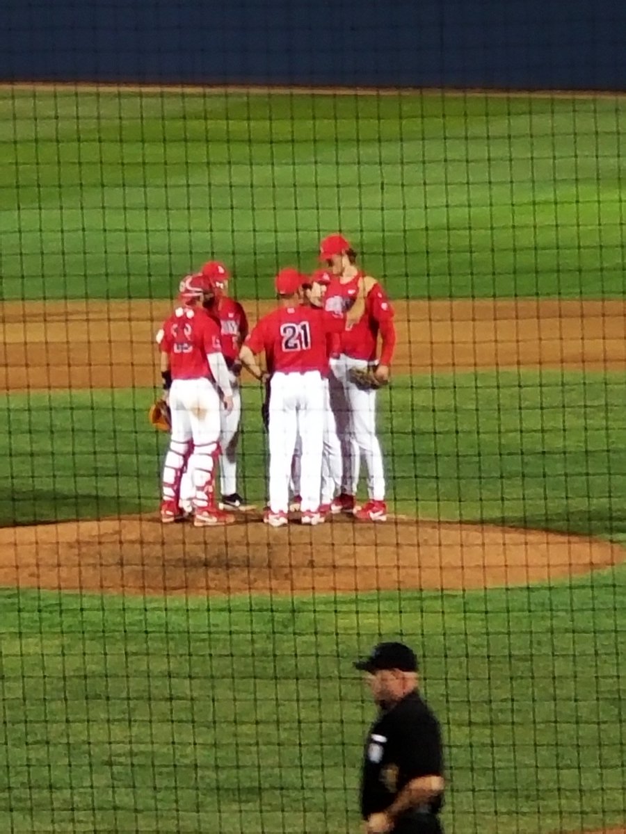 MmmTess's tweet photo. @ArizonaBaseball https://t.co/C42zHbECvU