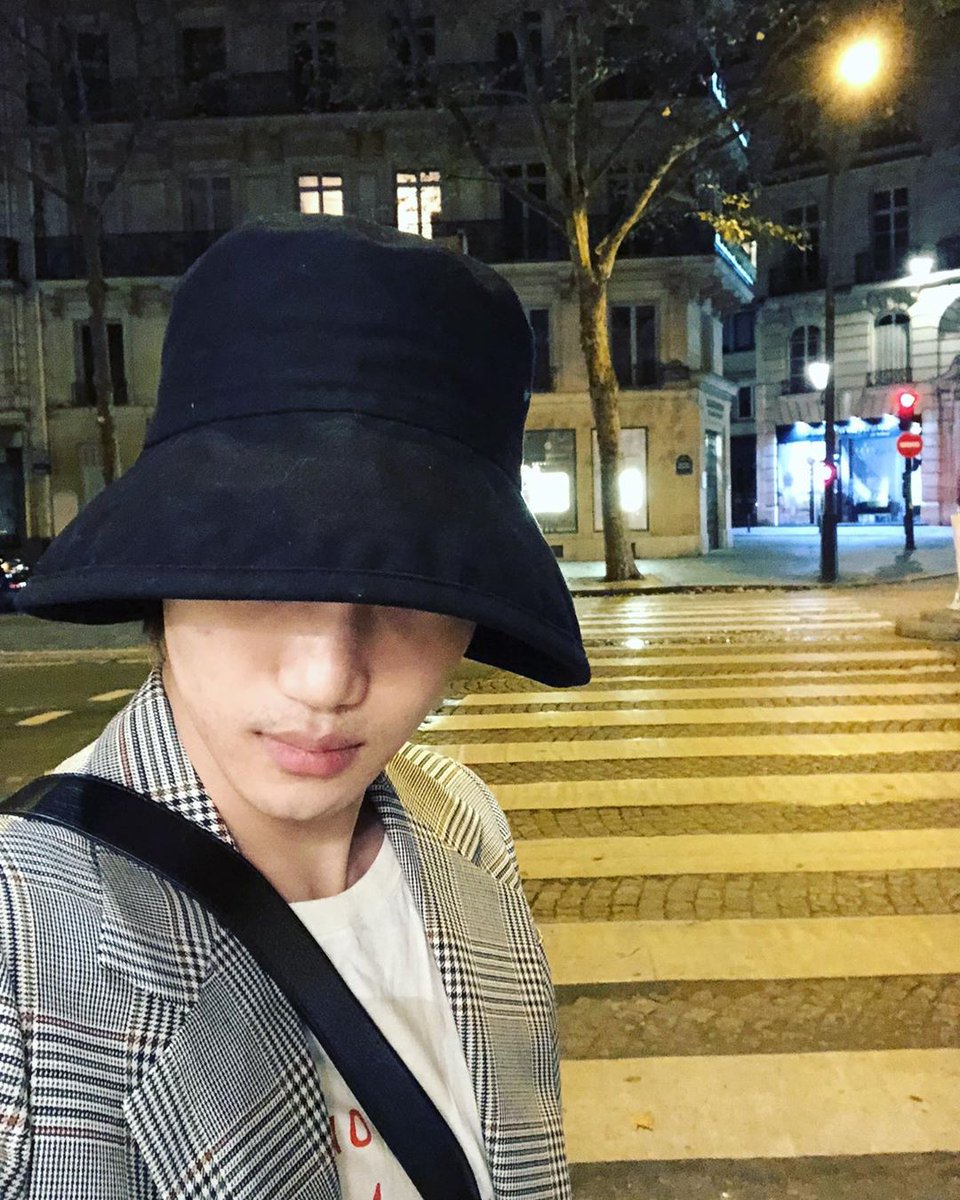 exol_bella94's tweet photo. 200516 Kai Instagram Update
🐻: This was taken in Paris a long time ago
-
🐻: No? Where was this
-
🐻: Does anyone know?
-
🐻: It is Paris
-
❤❤❤
[🐻]
•
•
•
[Tags♡]
#superm #exokai #case88 #EXO 
#엑소 #weareoneexo #kimjongin #jongin #kai https://t.co/ssTLmtXMvp